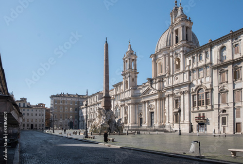Navona square in Rome without people © lulu