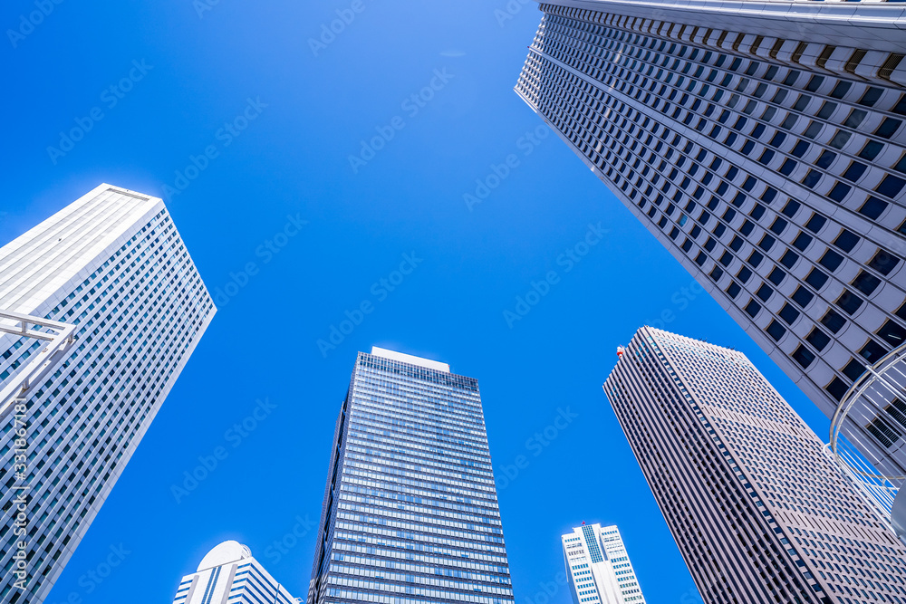 東京 新宿 西新宿 高層ビル 青空 