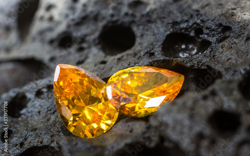 Картината върху платно Natural yellow Sapphire gemstone, beautiful yellow gold citrin gemstone isolated