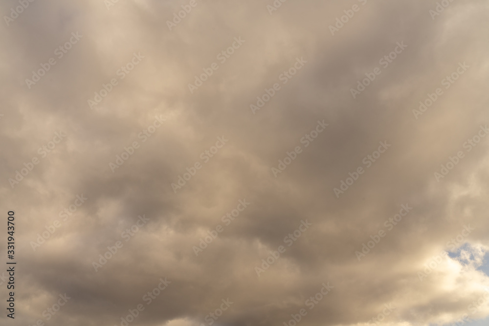 Obraz premium cloudy heavy dark gray sky