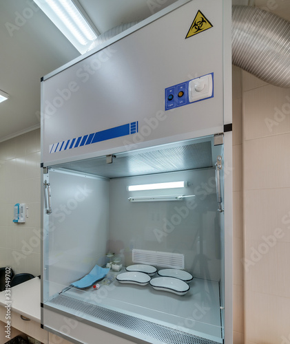 Laboratory cabinet for biological and medical research