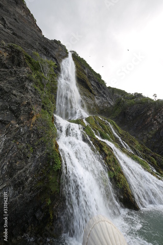 Cascada en el Seno   ltima Esperanza en el Parque Nacional Bernardo O Higgins