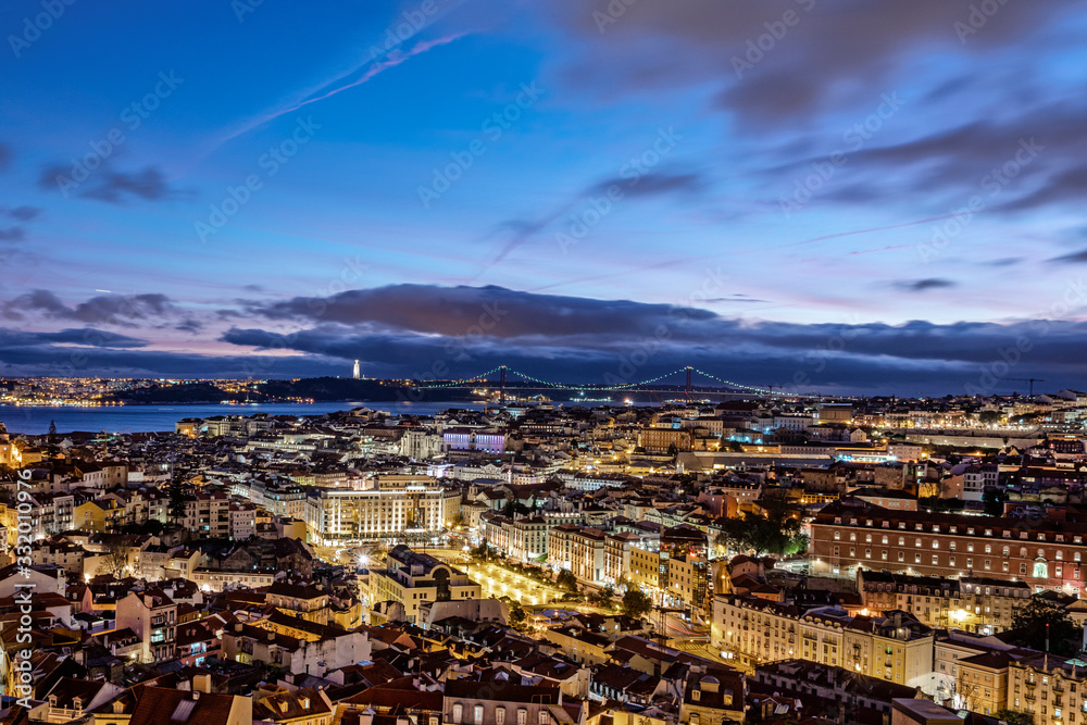 Lisboa vista do Miradouro Senhora do Monte
