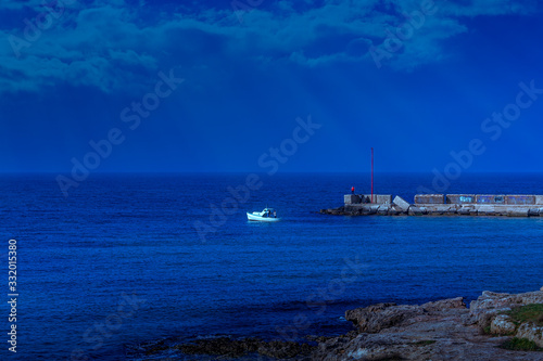 Barche da pesca al porto al tramonto © Pablo Garcia Ph