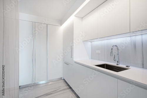 Cozinha, apartamento moderno em lavado branco