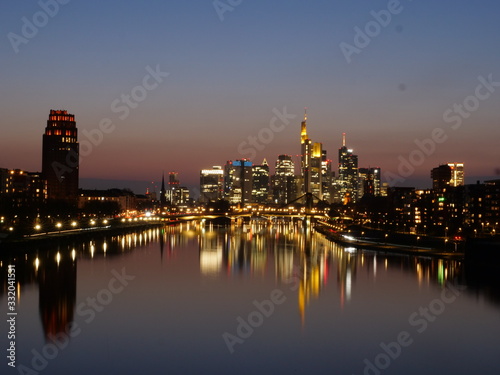 Deutschland Frankfurt Main Fluß Nacht Panorama