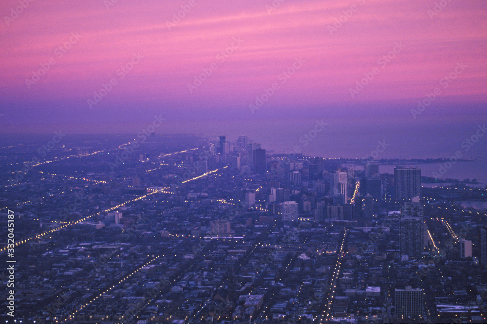 Obraz premium The Chicago Skyline at Dawn, Chicago, Illinois