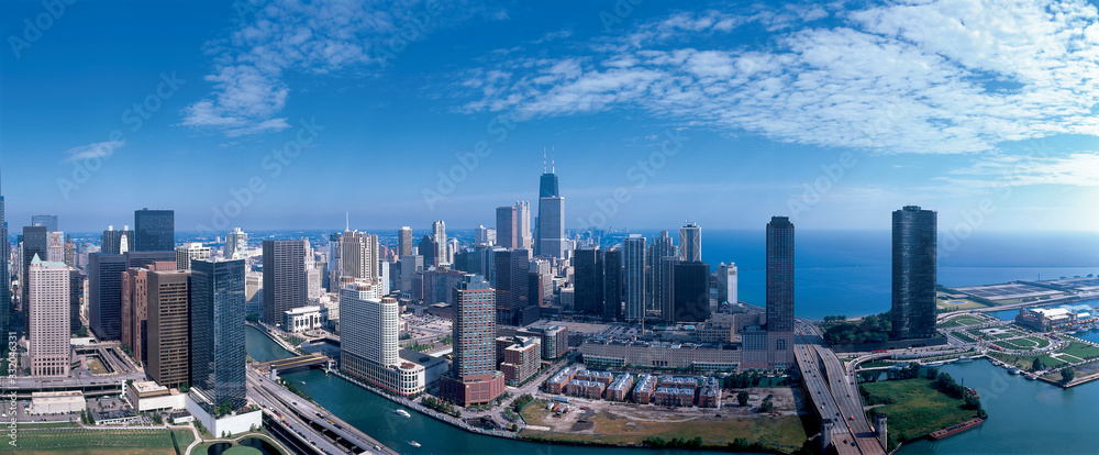 Fototapeta premium Panoramic view of Chicago skyline