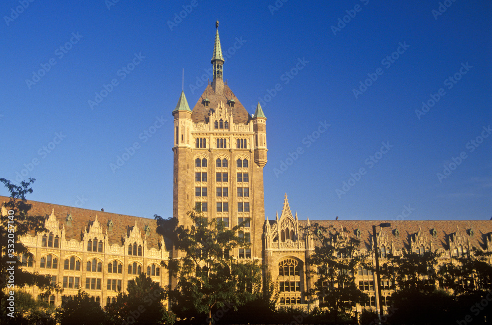 Naklejka premium Exterior of New York State University, Albany, NY