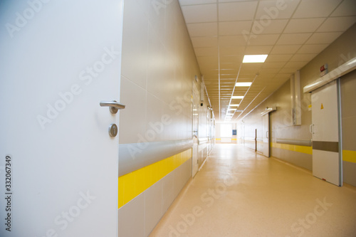 Fototapeta Naklejka Na Ścianę i Meble -  Empty hospital hallway
