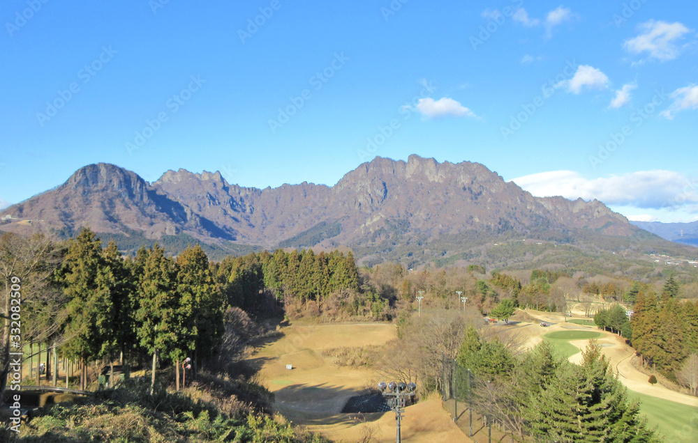 日本三大奇景の一つとされる群馬県の妙義山