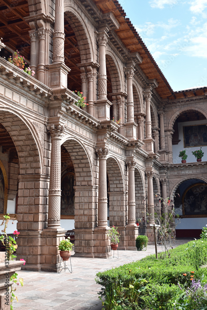 Cloître colonial à Cusco au Pérou
