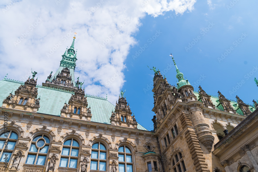 Fototapeta premium hamburg city hall exterior