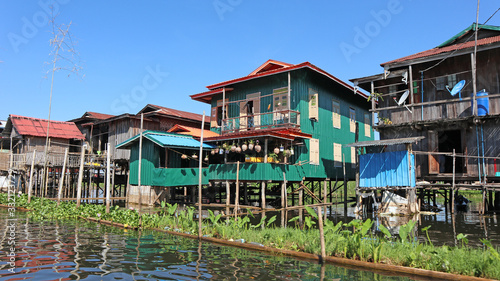 Typische Häuser auf dem Inle Lake, Myanmar