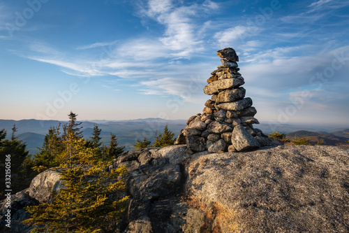Foto Rock Cairn on Jay Peak in the Adirondack Mountains of New York