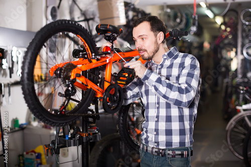 concentrated male mounts bicycle parts for assembly bike in shop