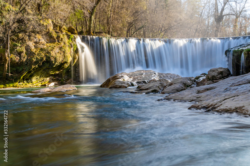 Cascade de Vis    la fin de l hiver en longue exposition  Occitanie  France 