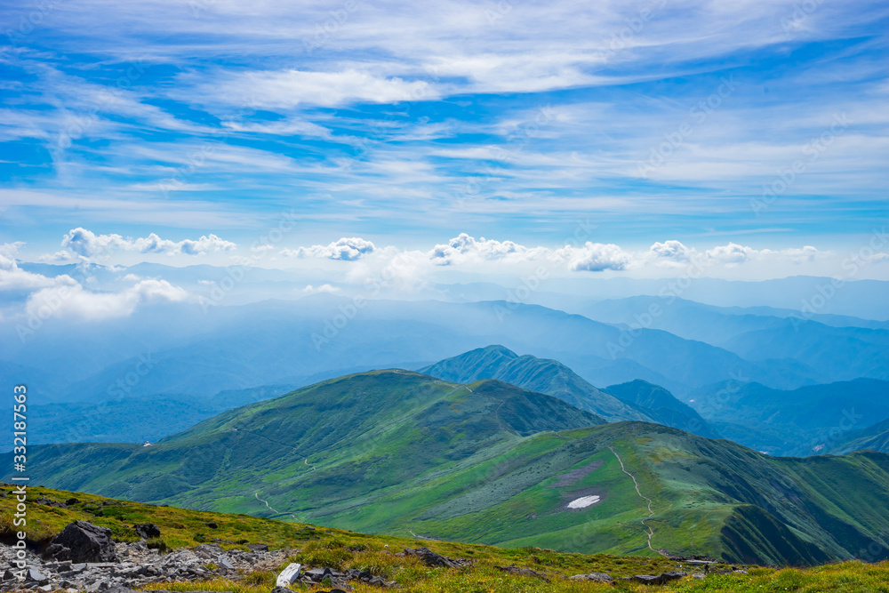 Fototapeta premium 月山登山 頂上からの景色(日本 - 山形 - 月山)
