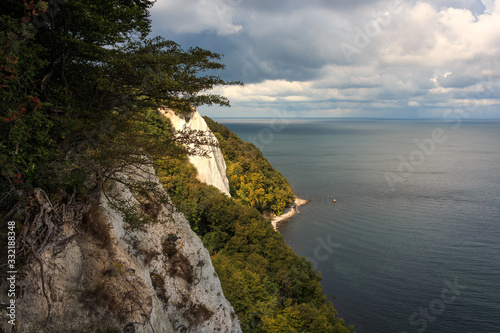 Blick von der Viktoriasicht zum Königstuhl im Nationalpark Jasmund auf der Insel Rügen