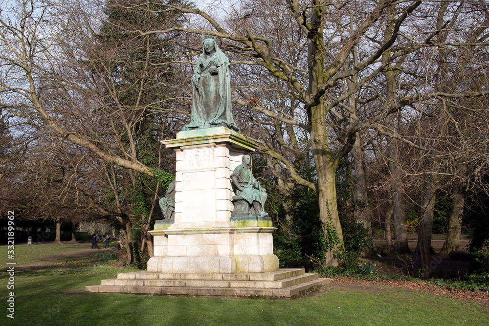 Queen Victoria bronze statue in Endcliffe Park, Sheffield