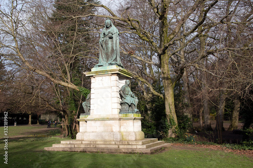 Queen Victoria bronze statue in Endcliffe Park, Sheffield