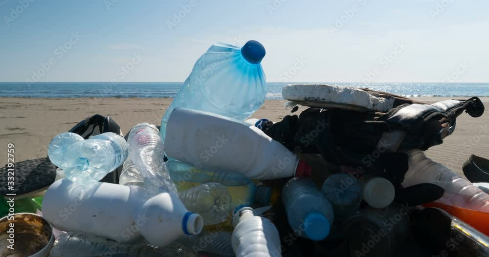 beach pollution by garbage, stop motion animation