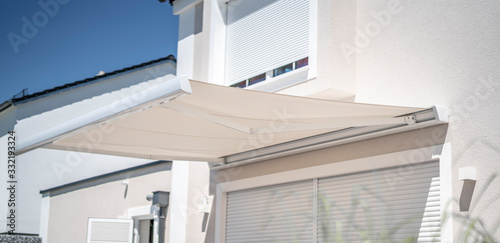 moderne, ausgefahrene, schlichte Design Markise 