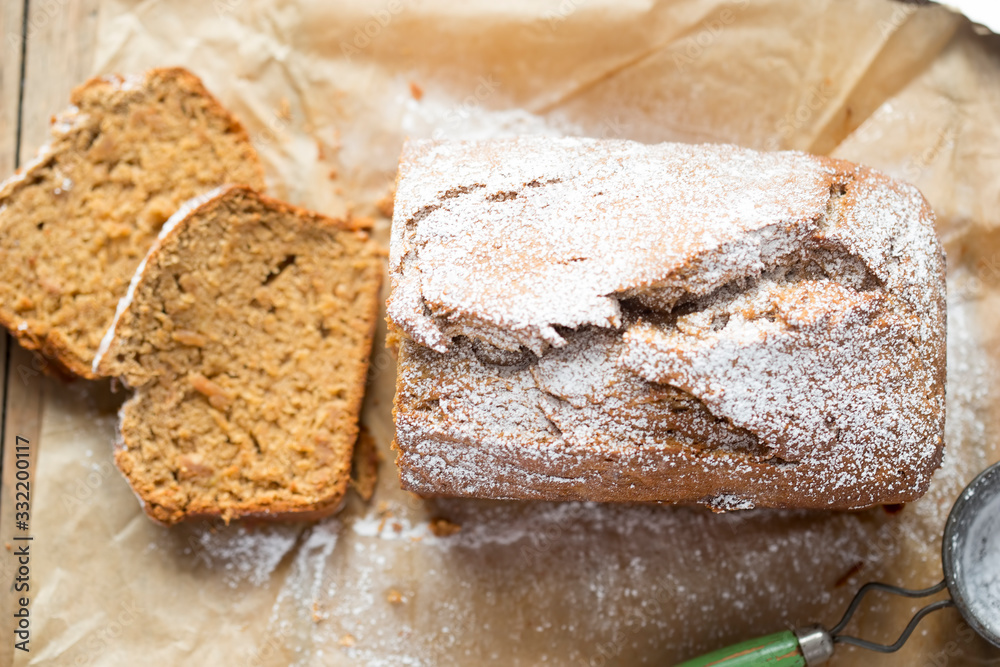 Banana bread with peanut butter and icing sugar Banana bread with peanut butter and icing sugar