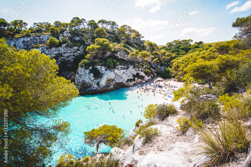 Fototapeta Naklejka Na Ścianę i Meble -  Playas de Menorca en islas baleares mar mediterraneo y azul turquesa