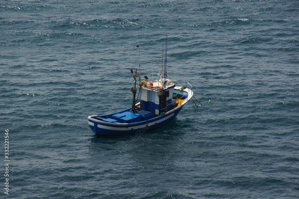 vagues mer et rochers