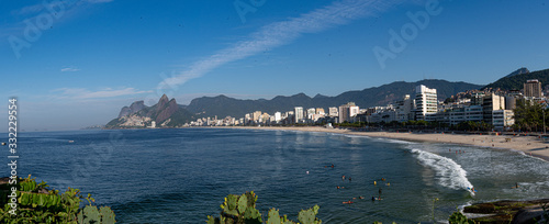 Praia de Ipanema vista do Arpoador photo