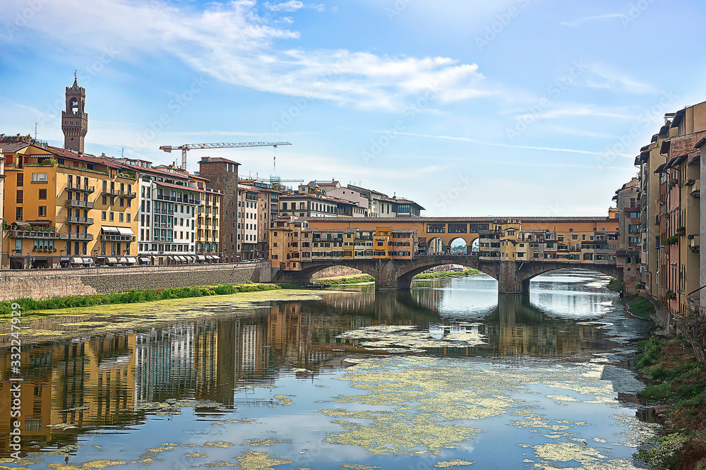 Fototapeta premium Ponte Vecchio bridge in Florence in Italy