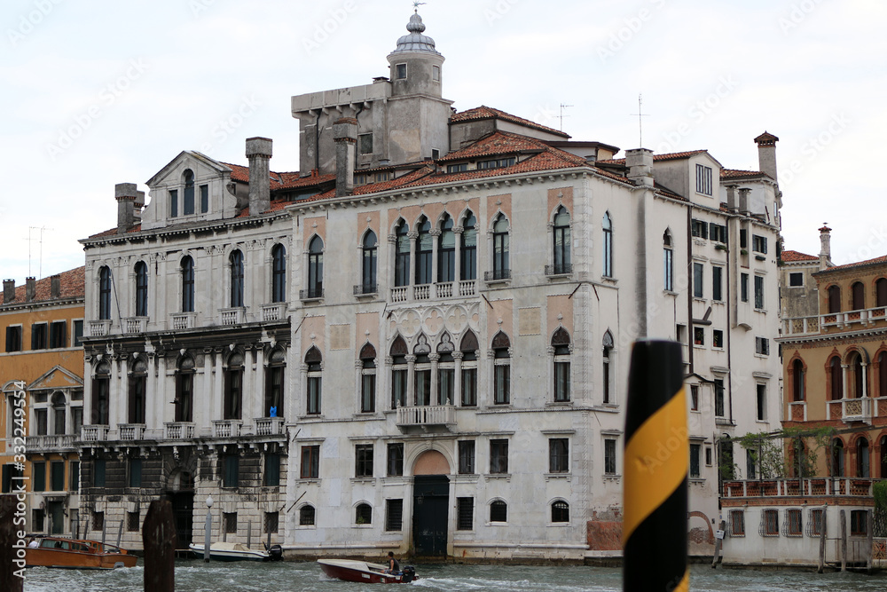 Naklejka premium Edificio de Venecia