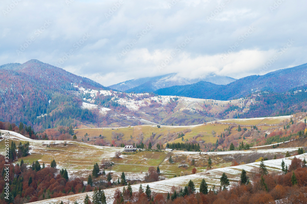 Fototapeta premium mountain scenery against the sky