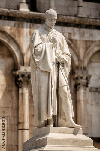 Statue of Francesco Burlamacchi