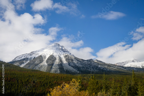 Autumn winter mountains Alberta Kanada travel destination