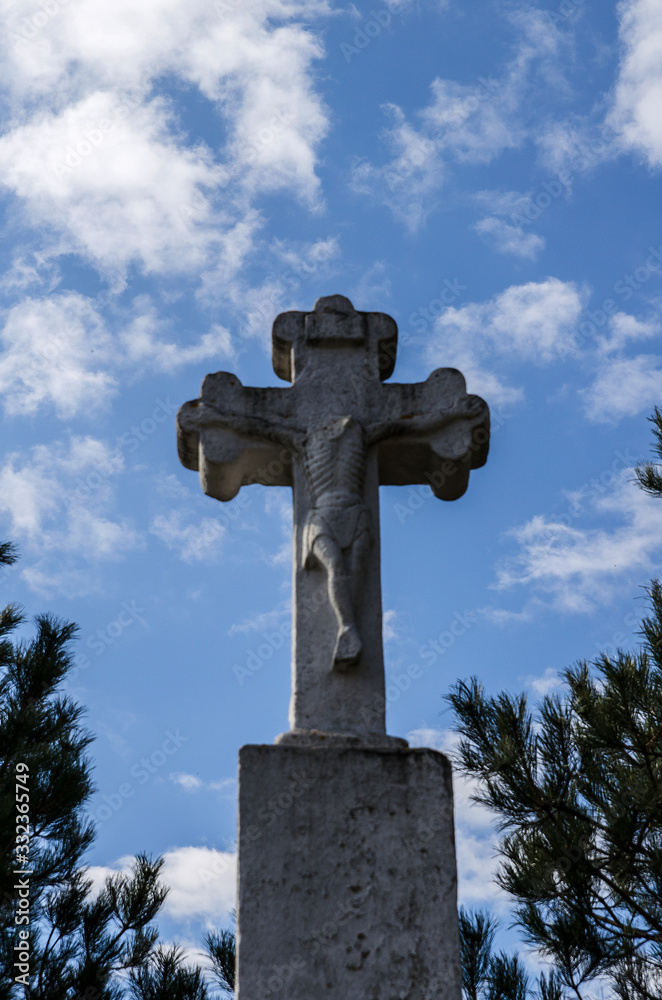 krzyż kamienny Bieszczady krzyż kamienny Bieszczady
