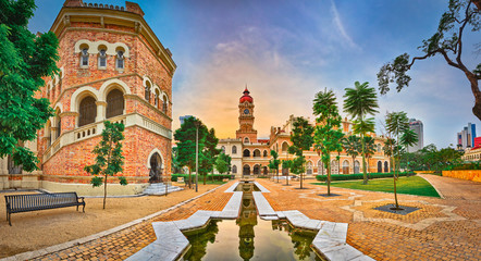 Tableau sur plexiglas Kuala Lumpur Bâtiment Sultan Abdul Samad à Merdeka  © Olga Khoroshunova