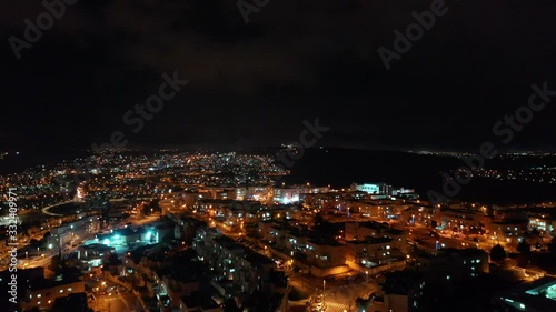 Wallpaper Mural traffic in the city at night Torontodigital.ca