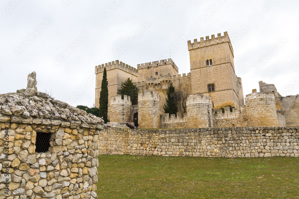 Castillo medieval de Ampudia del Siglo XV. Provincia de Palencia. España 