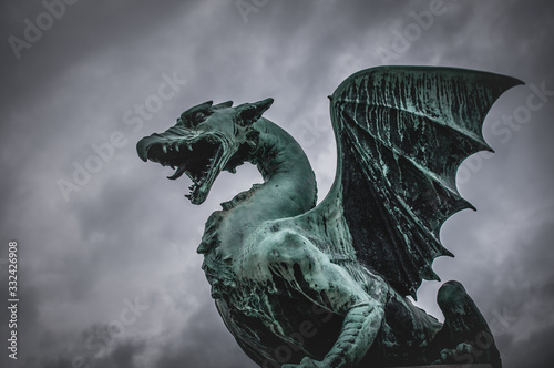 Canvas Print Dark mood statue of dragon