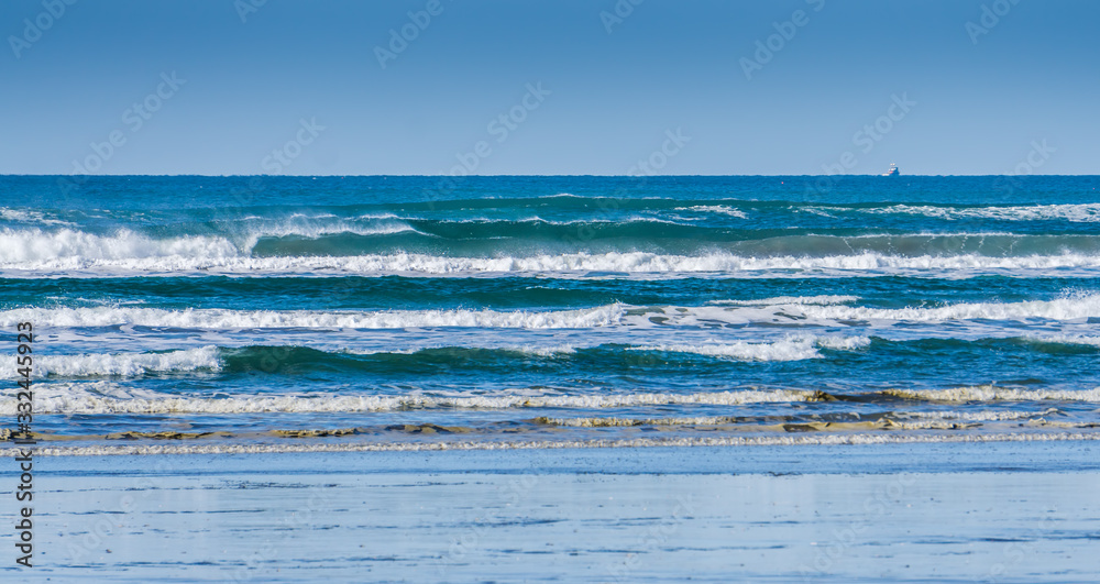 Obraz premium Waves At Long Beach