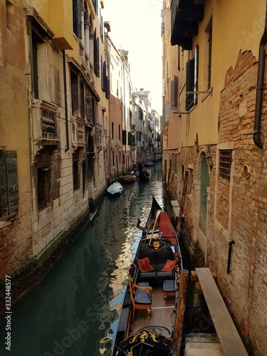 Parking Gondola in Venice © Felipe