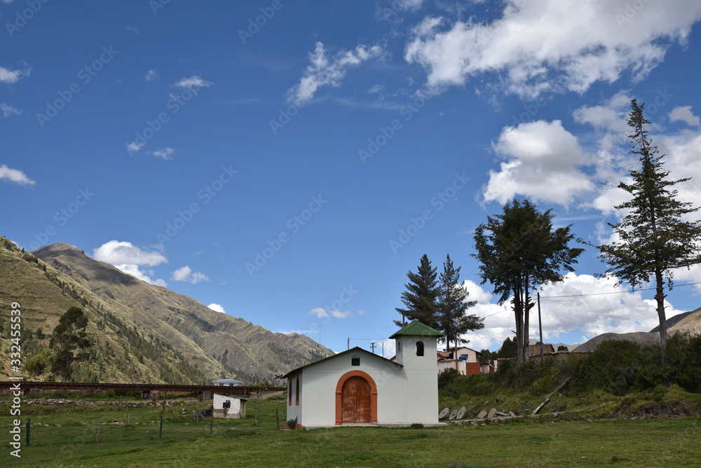 Petite église de l'altiplano andin, Pérou