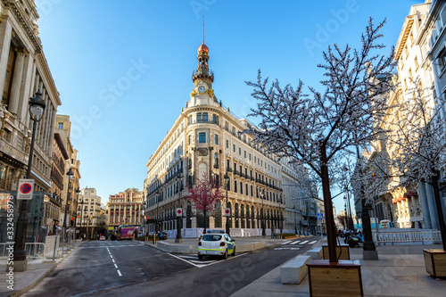 Fototapeta Naklejka Na Ścianę i Meble -   The central street of the capital of Spain - Madrid, deserted Madrid