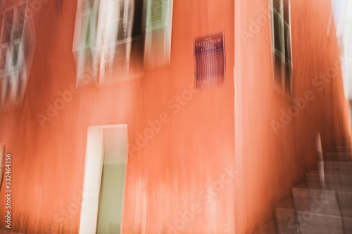 Fototapeta Naklejka Na Ścianę i Meble -  Façade d'une maison dans une rue de Bastia