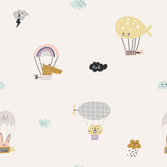 Wandcirkels Dieren met ballon patronen Diertjes met ballonnen in pastel  © bukhavets