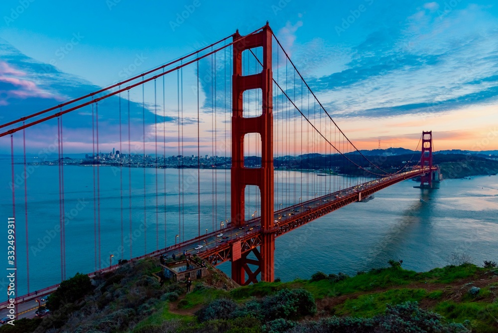 Fototapeta premium sunrise over Golden Gate Bay in California
