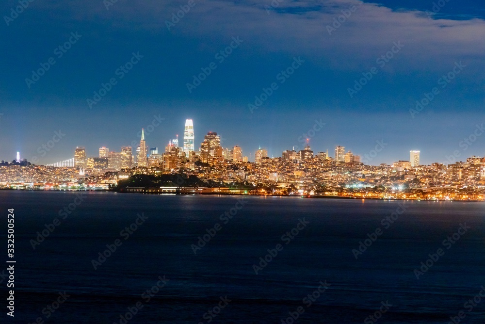 Fototapeta premium night on the Golden Gate in California