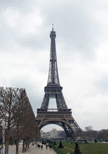 Fototapeta Naklejka Na Ścianę i Meble -  Torre Eiffel en París Francia
